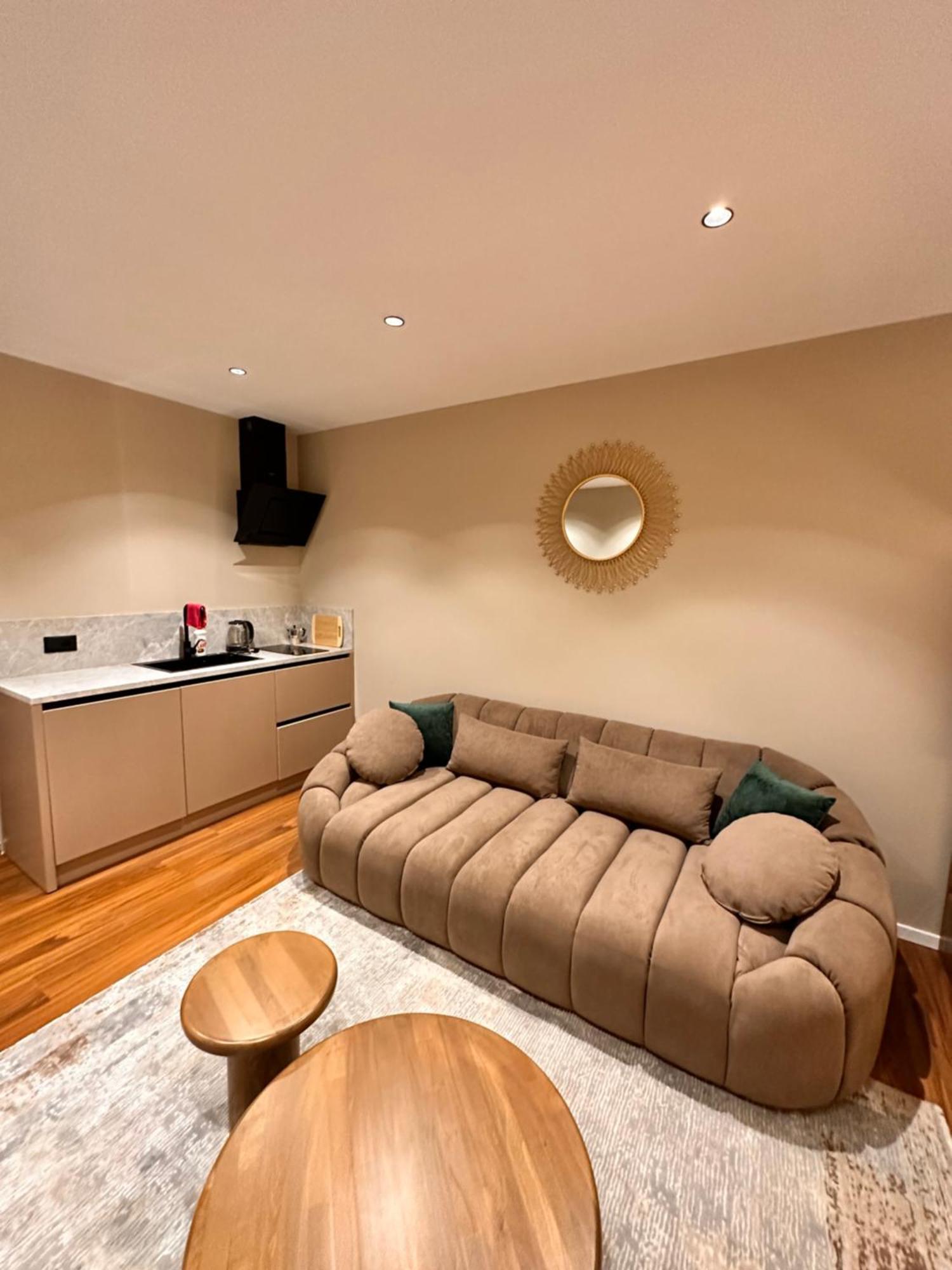Aia Suites & Apartments Tirana Kültér fotó